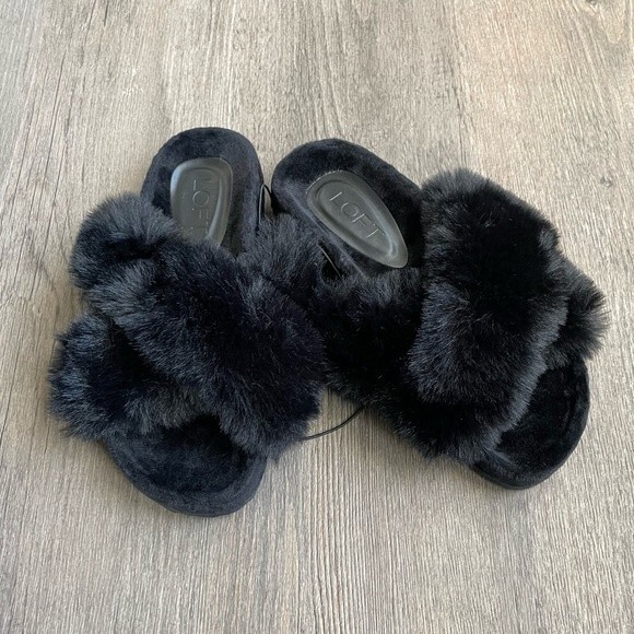 NWT LOFT Cross Front Fuzzy Slides Black Small (5/6) - Picture 8 of 8